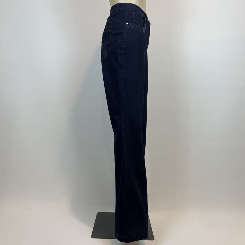 DKNY Jeans - 10